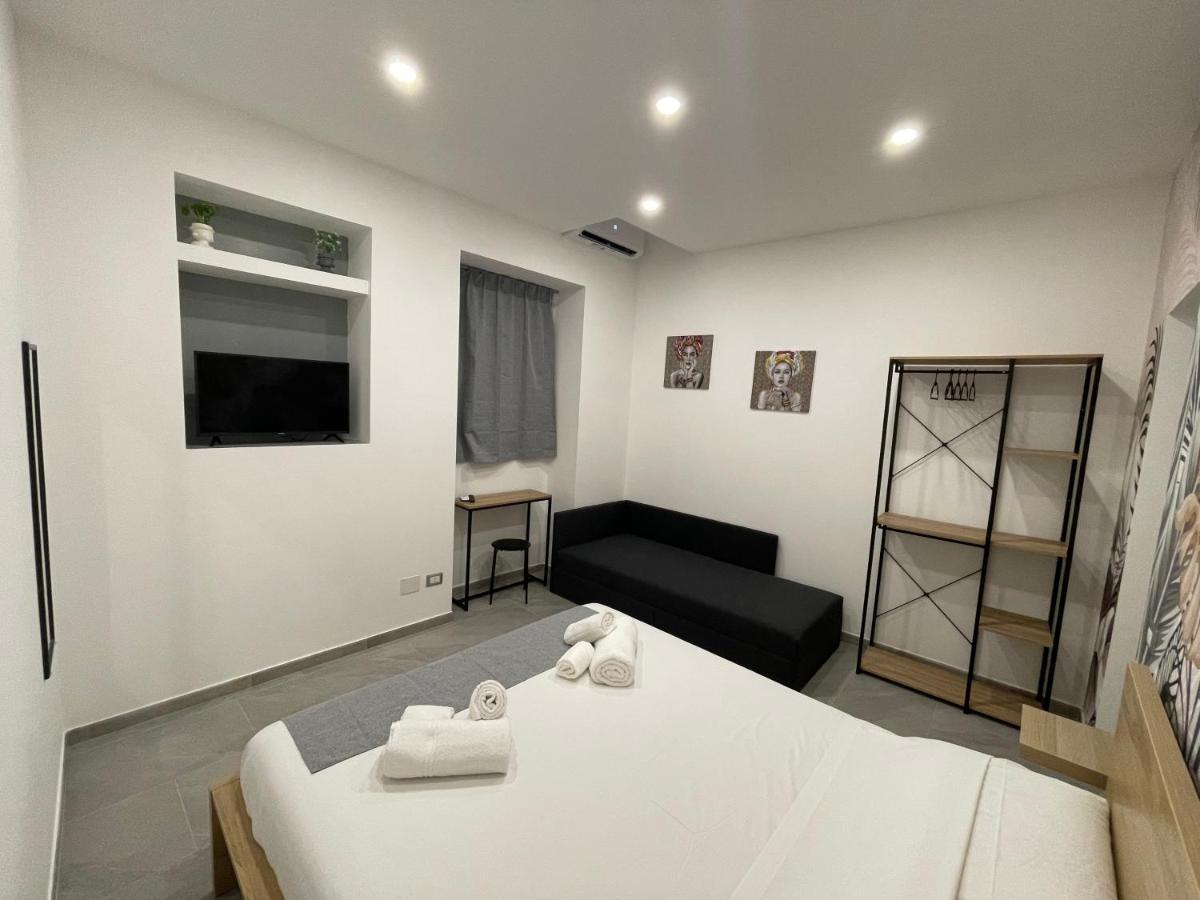 Il Vicolo Di Paola Apartment Catania Bagian luar foto